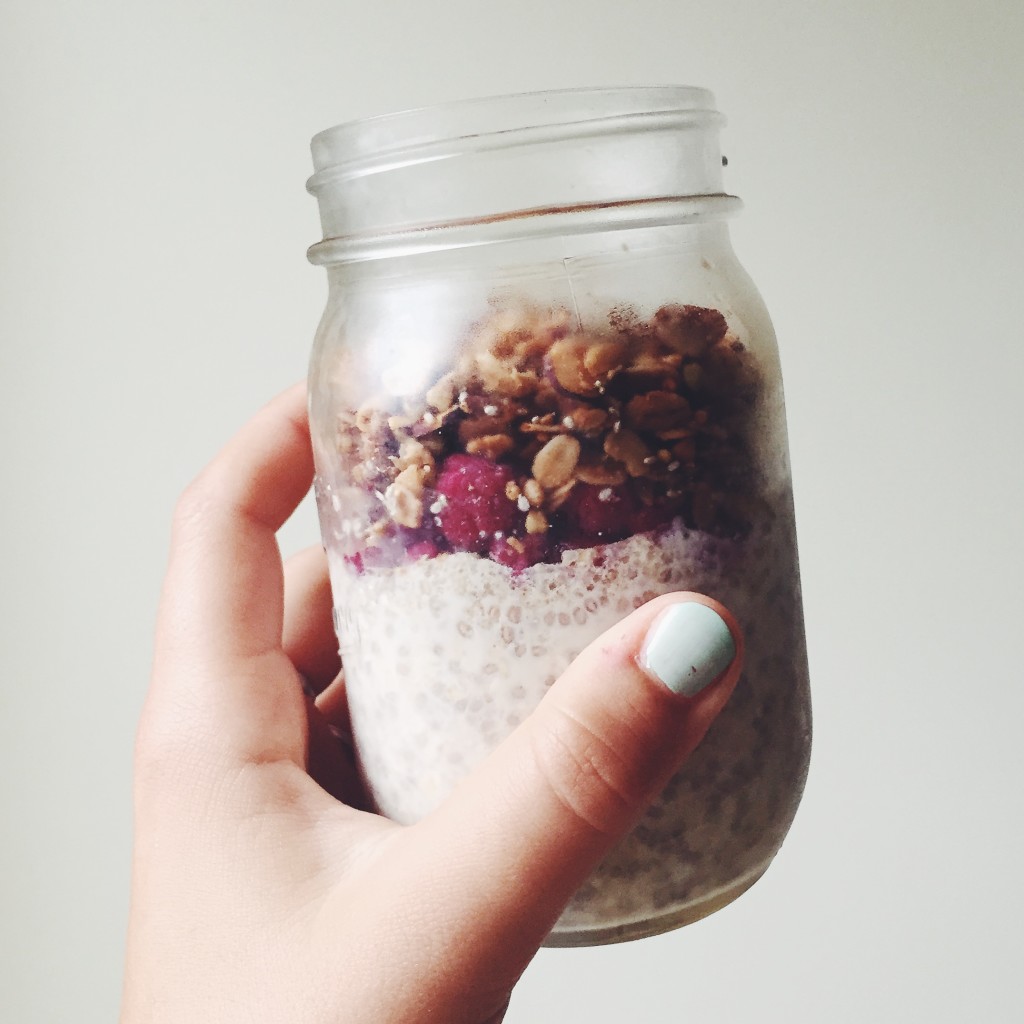 Overnight Oats: with raspberries and homemade granola
