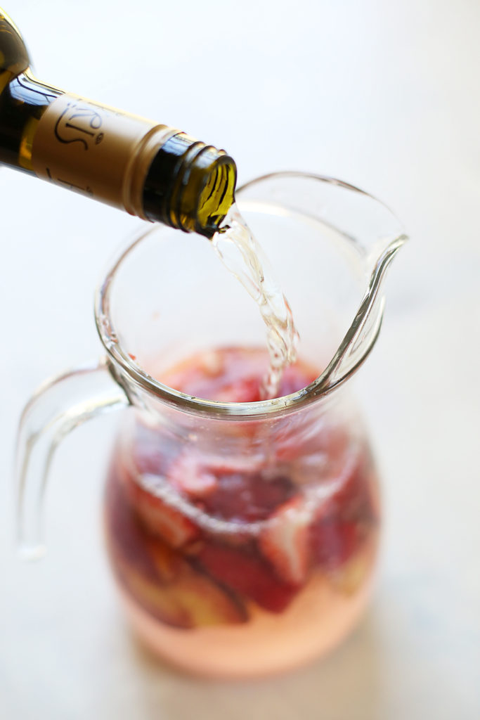 Strawberry Peach White Wine Sangria